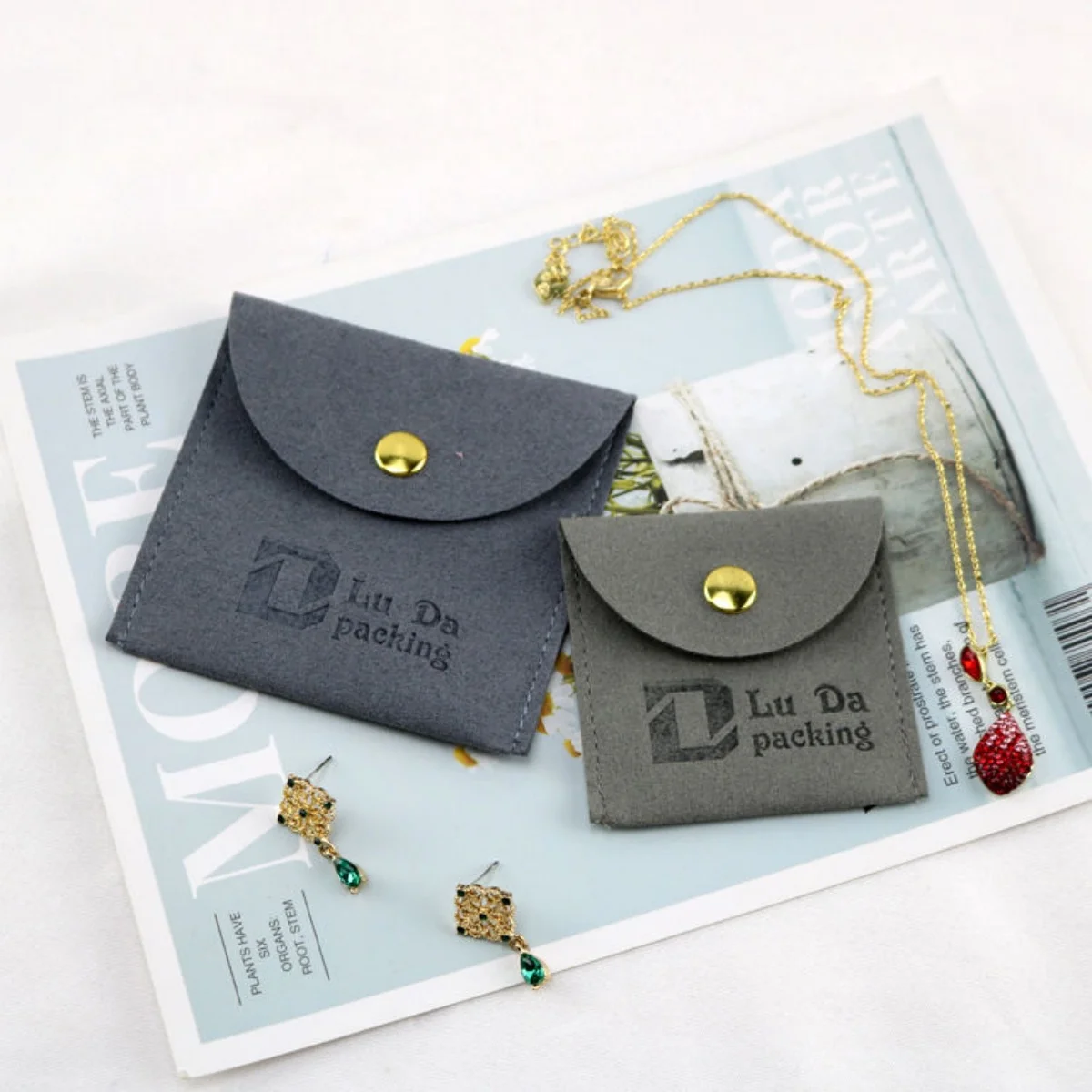 50pcs Custom Logo White Leather Jewelry Gift Bag Earrings Ring Stud Pearl Necklace Coin Keychain Headset Purse Storage Pouch