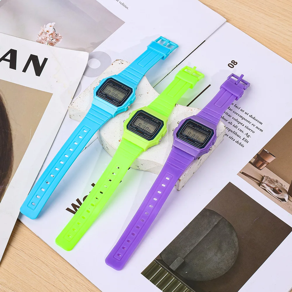 Retro Neutral Waterproof LED Luminous Electronic Watch F91W Silicone Strap Lovers Sports Watch Square Dial Digital Wristwatches