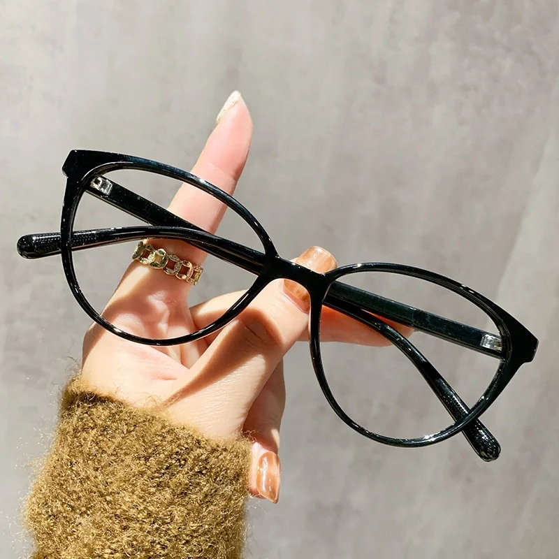 

Retro Cat Eye Holder Anti Blue Light Glasses Suitable for Women's Street Photography Trend Fashion Computer Glasses