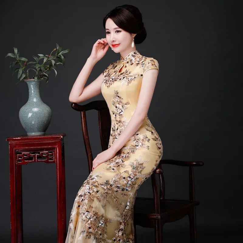 Fish-tail cheongsam modified and fitted lace Chinese dress yellow catwalk performance