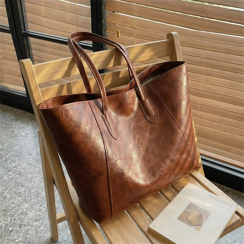 

2026 New Tote Bag Women's Casual Versatile Handbag Large Capacity Business Bag Shoulder Bag
