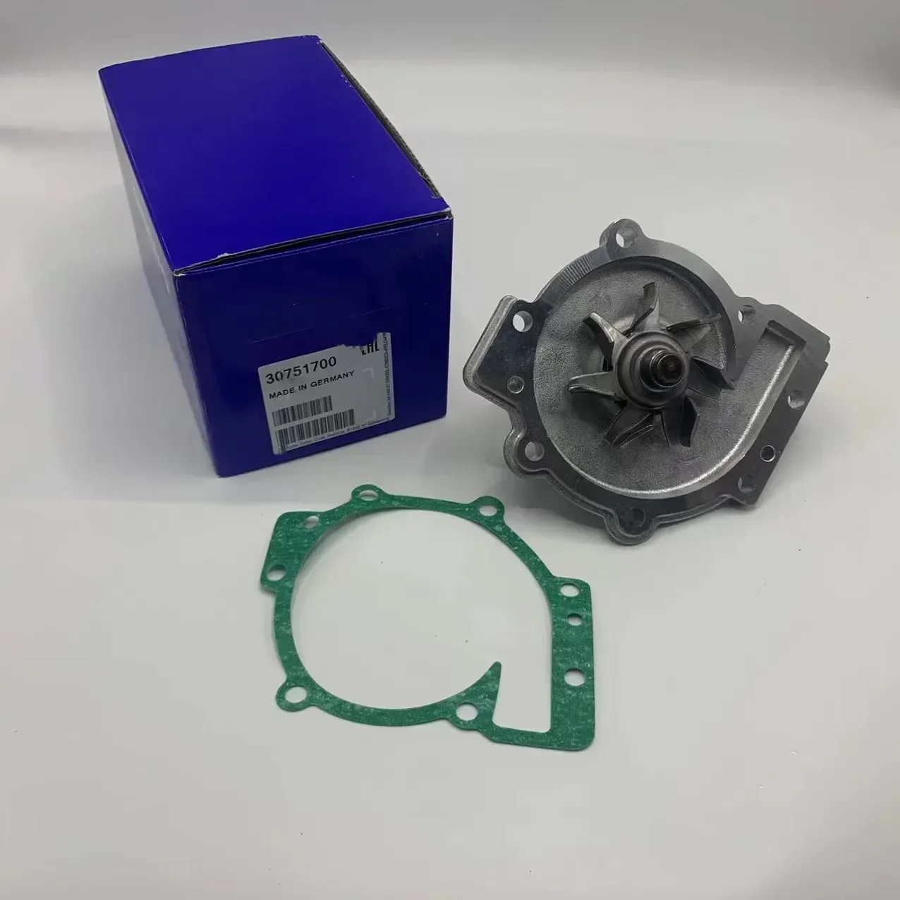 

New! High quality NEW Engine Water Pump For Volvo 850 C30 C70 S80 V50 XC70 XC90 S60 S40 V70 V40 S70 30684432 30751700