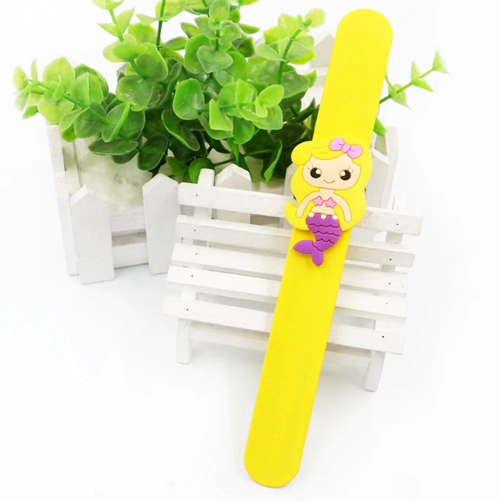 

6Pcs Mermaid Party Decoration Set PVC Hair Clips Bookmarks Kids Favors Bracelets Rings Underwater Theme Mermaid Hair Clip