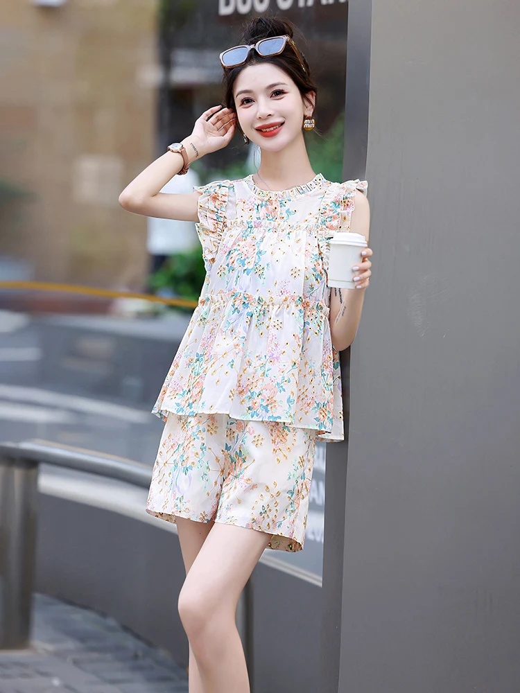 

2025 New Fashion Floral Print Hollow Outruffles Sleeveless Top and High-waist Shorts Women Casaul Commute Two Piece Set
