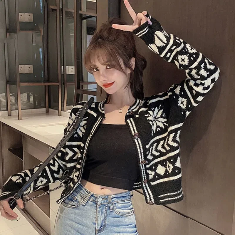 Sweater Cardigan Women Spring and Autumn Korean Version Versatile Hong Kong Style Retro Slimming Short Jacket Top Knitted Jacket