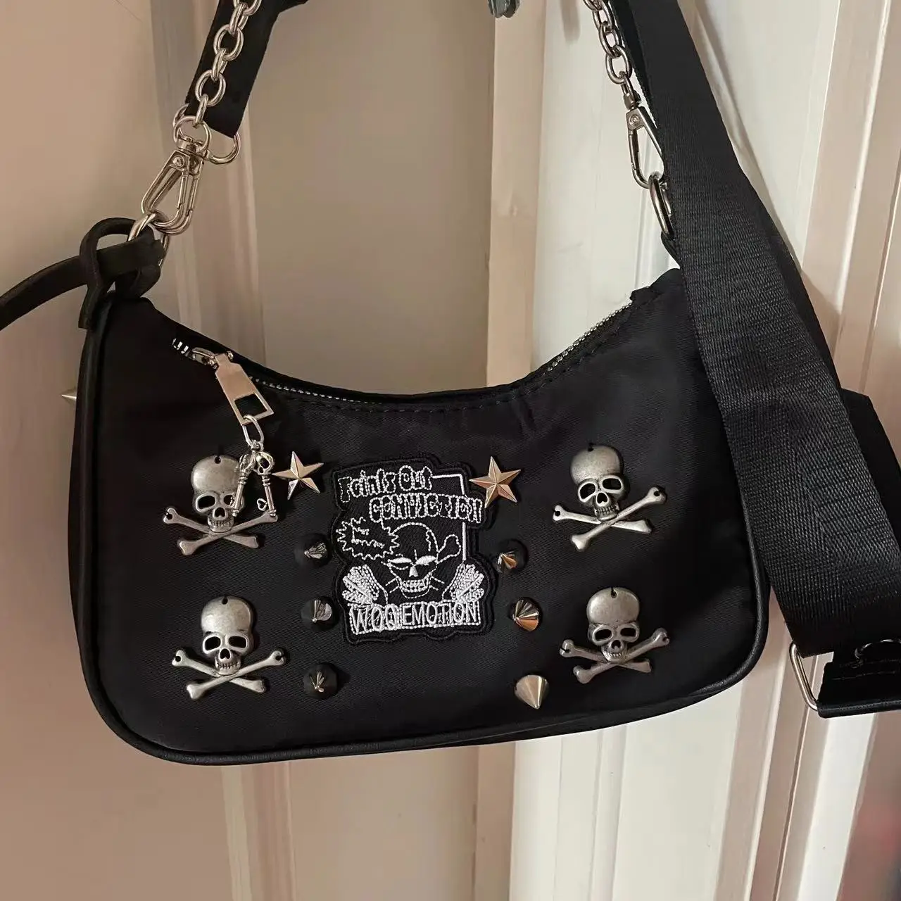 

Popular Fashion Womens Personalise Punk Rivet Skull Shoulder Bag Handbag Black Cool Crossbody bags Messenger bag