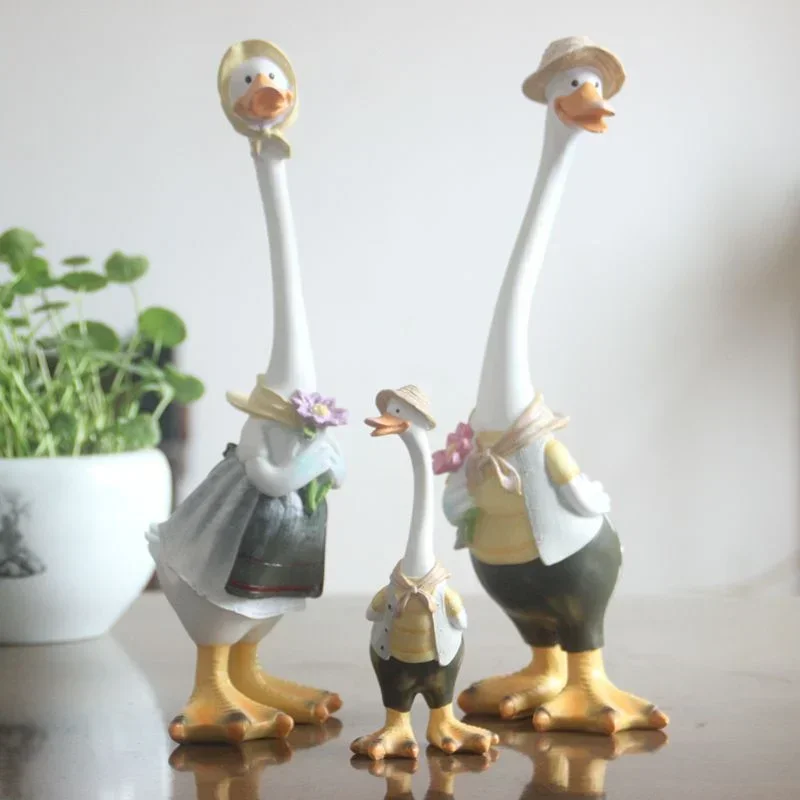 

Courtyard Decoration, Resin Animal Handmade Painting Process Home Accessories，Creative Cartoon Simulation Duck Home, Garden