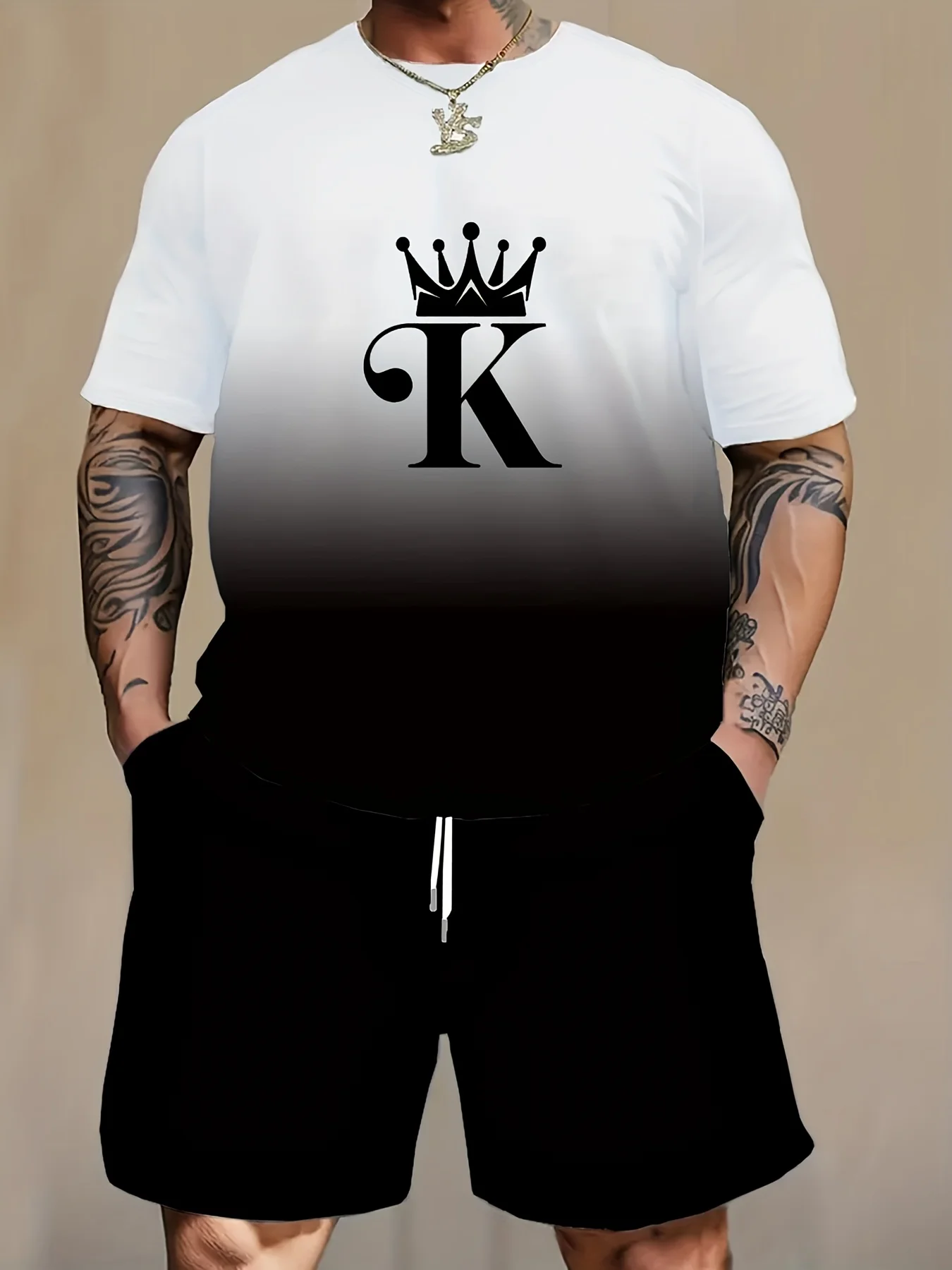 

Мужской градиентный принт KING Heart — футболка с круглым вырезом и шорты на шнурке с карманами — легкий, дышащий, стильный наряд
