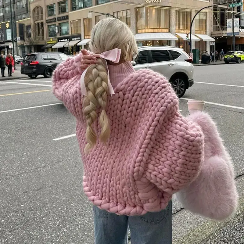 2024 Winter New French Pink Short Style Small Fragrant Design Sweater Jacket Women's Premium Cardigan Female Clothing