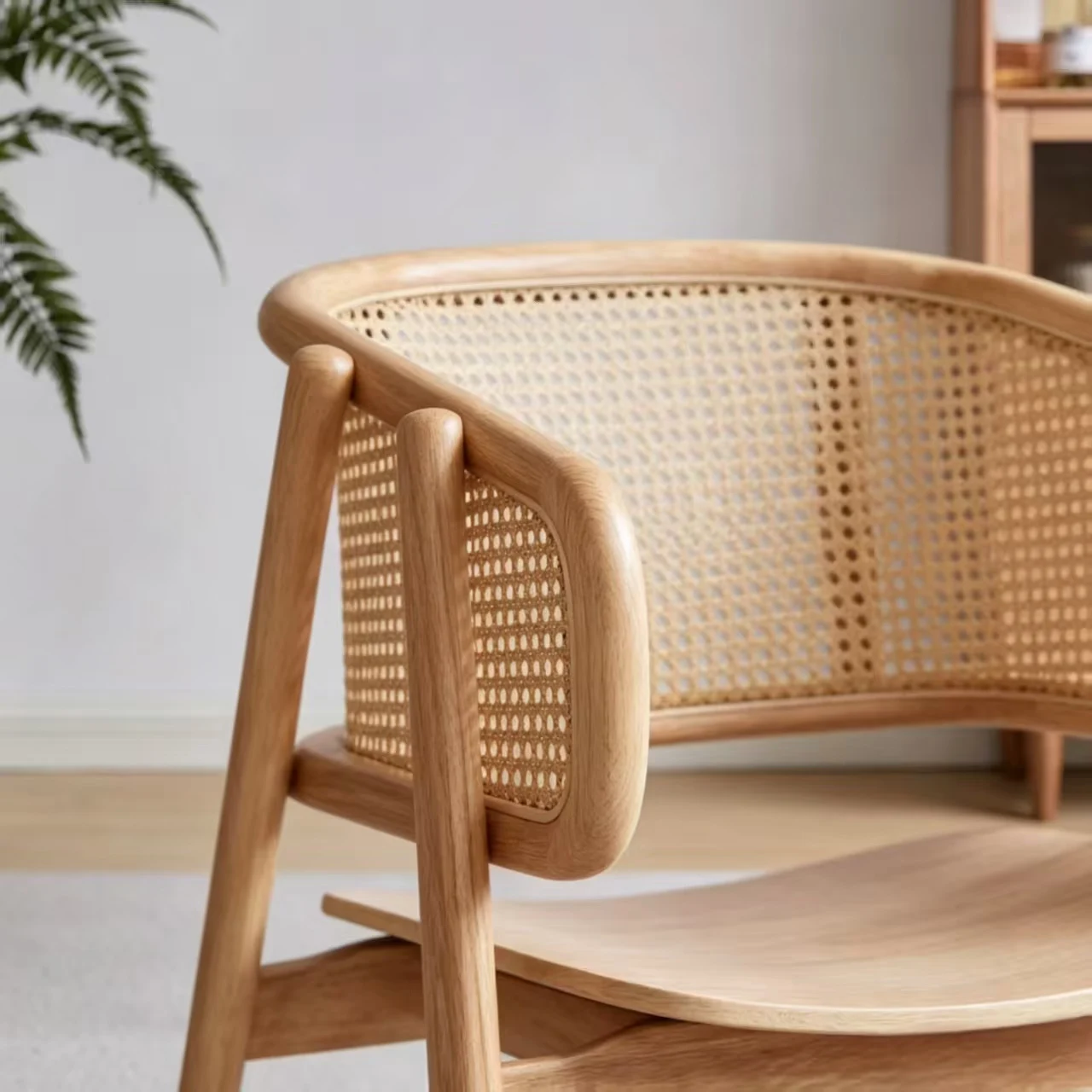Modern Luxury Woven Rattan Accent Chair Lightweight Durable Single Seat For Hotel Lobby & Home Use