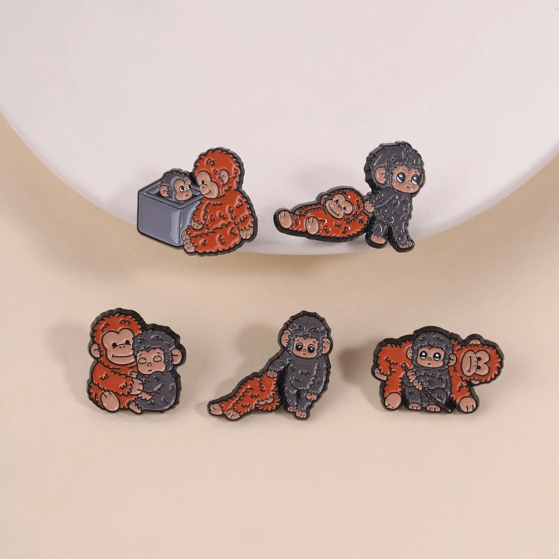 Monkey Meme Enamel Pin Carrying Friend Brooch Funny Friendship Teamwork Style for Gamers Besties Daily Wear
