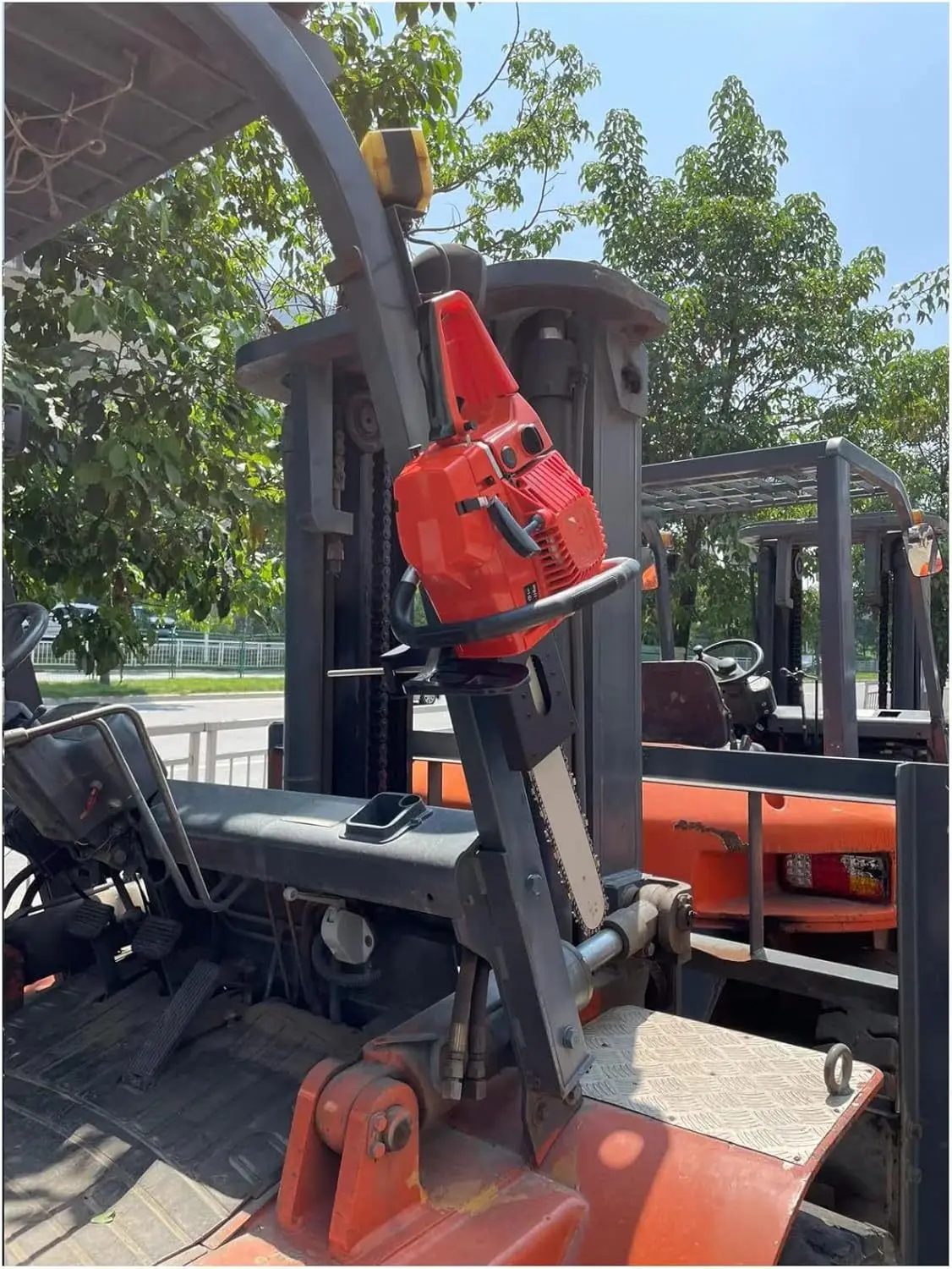 Chainsaw brackets, tractor chainsaw brackets