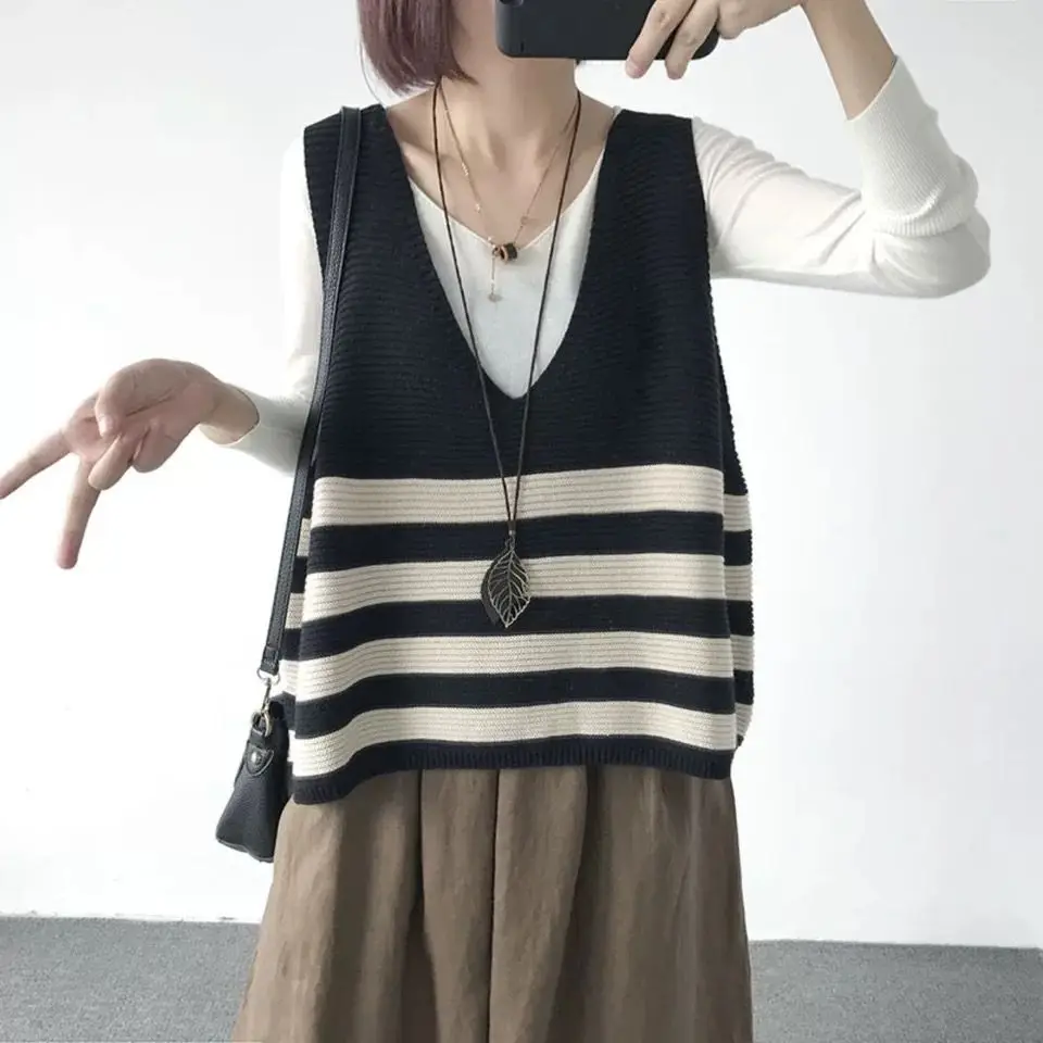 Womens Clothing 2023 Autumn Vintage Striped Simple Loose Outewear Knitted Sweater Vest Female Casual V Neck Sleeveless Waistcoat