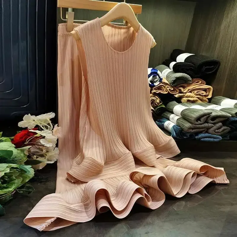 المرأة جولة الرقبة بلا أكمام أعلى ألف خط الربط كشكش تنورة لون نقي رداء غير رسمية مياكي 2025 صيف جديد مطوي 2 قطعة