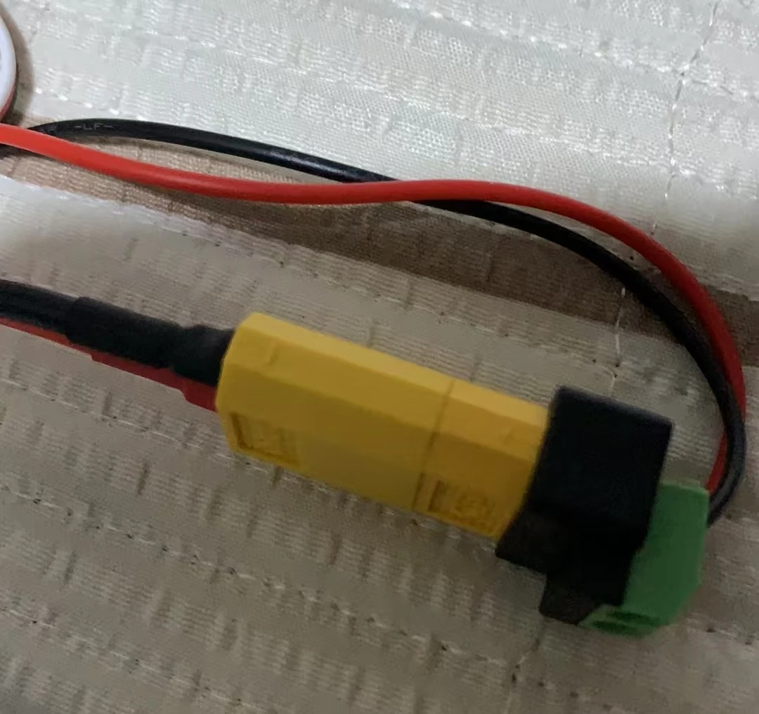 Adaptador de Conector de 2 Pin - Drone Solar Charger reseña y precio