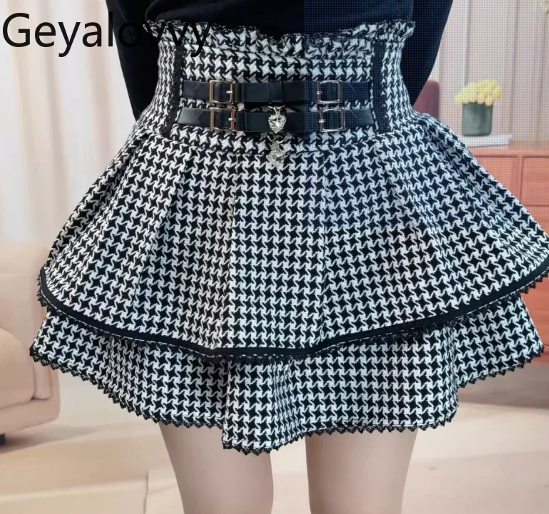 Set di gonna corta giapponese dolce e carina per ragazza bianca con fiocco in pizzo patchwork a maniche lunghe con spalle scoperte e gonna corta ingombrante in vita