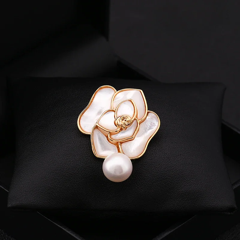 Luxury Shell Flower Brooch Women's Neckline Corsage Suit Pin Coat Classic Style Elegant All-Match Camellia AccessoryJewelry 6036