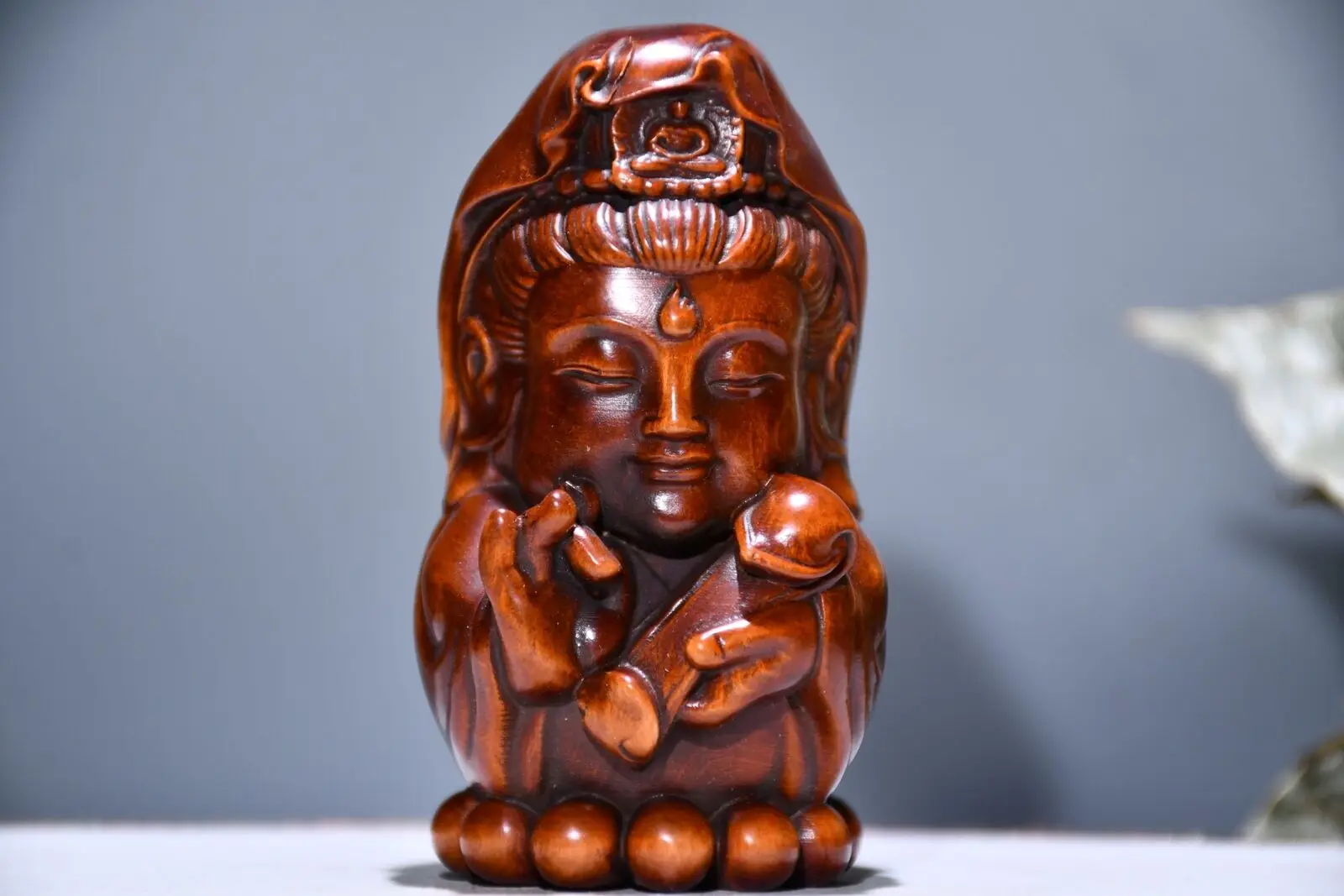 3.1" Chinese Box-wood Hand Engraving Lovable Buddhism Guanyin Kwan-yin Statue