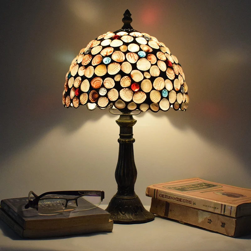 

European and American vintage shell table lamp modern decoration wedding bedside study romantic bedroom atmosphere lamp