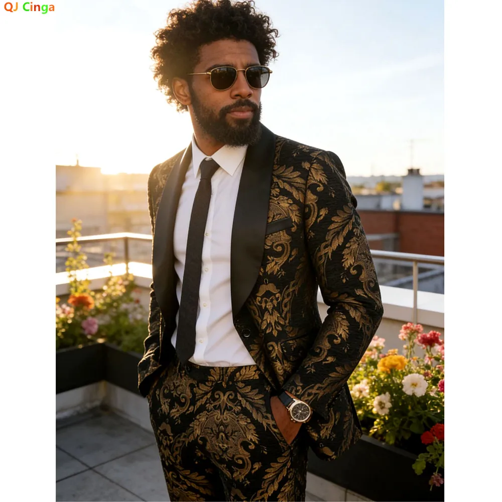 Men's Black Two-piece Suit Featuring A Gold Jacquard Jacket and Trousers, Perfect for Weddings, Parties, and Performances.