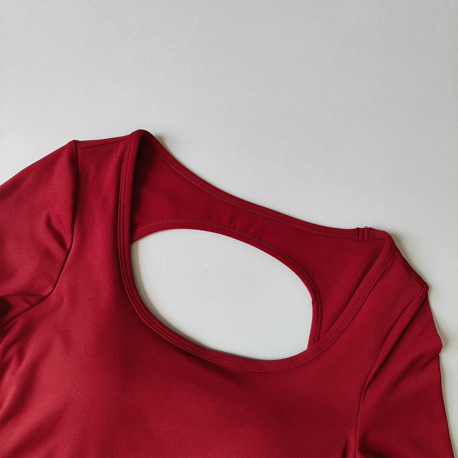 Sexy Yoga-Shirt für Damen, rückenfrei, langärmelig, mit gepolsterten Cups, Sport-Top, Fitness-T-Shirt, Pilates-Oberteil, Yoga-Bekleidung – Detail 10