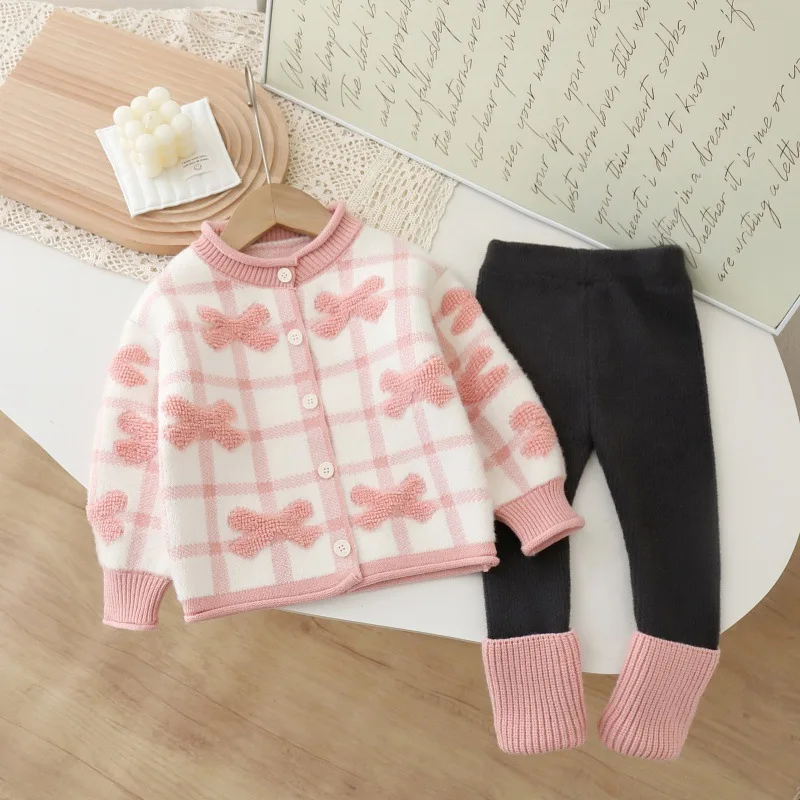 Girl's jumper jacket two-piece autumn and winter new female baby round neck jumper bottoms set shark trousers set combo set
