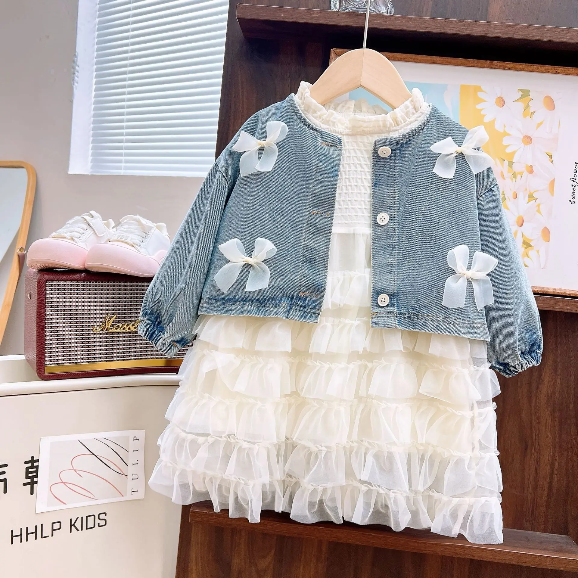Mädchen-Jeansjacke & Tüllkleid-Set – Frühlings-2-Teiler-Outfit mit Schleifendetail, lässiges Prinzessinnenkleid für Kleinkinder – Detail 2