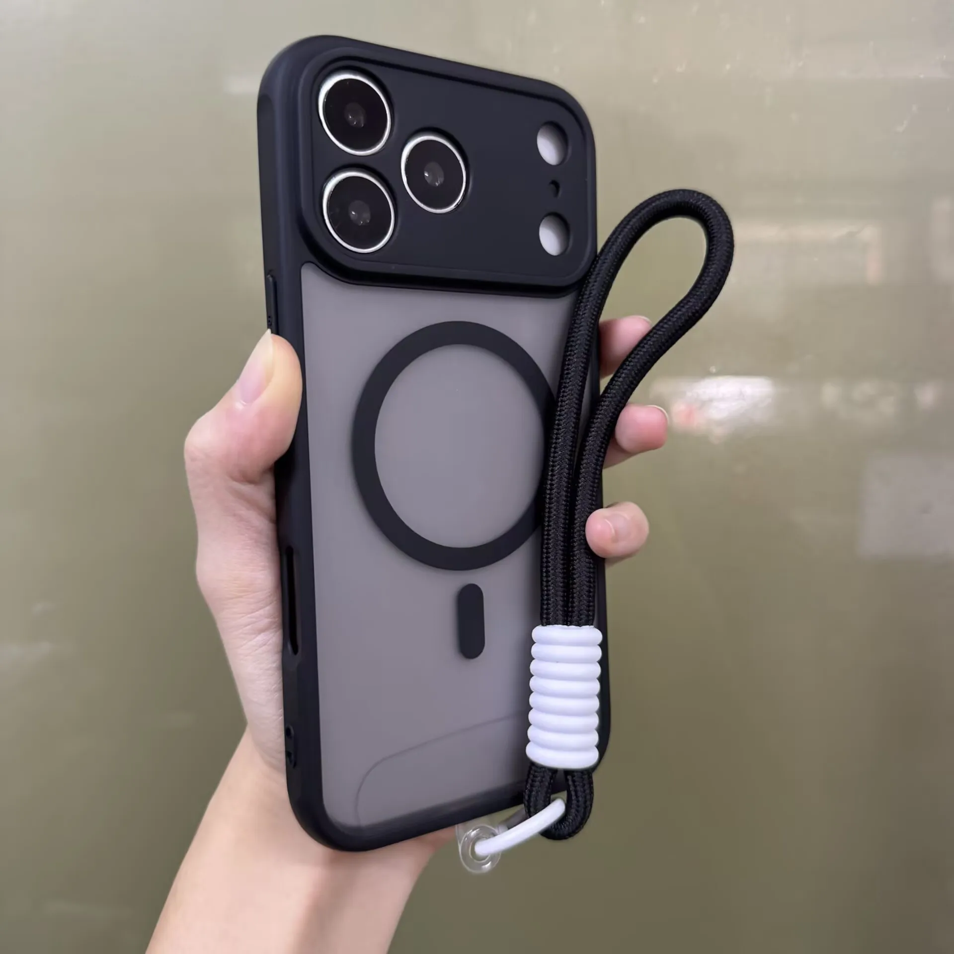 

Luxury Matte clear Case for iPhone 17 Air Pro 17Pro Max with strap Camera Protect MagSafe Wireless Charging cover for 17 Promax