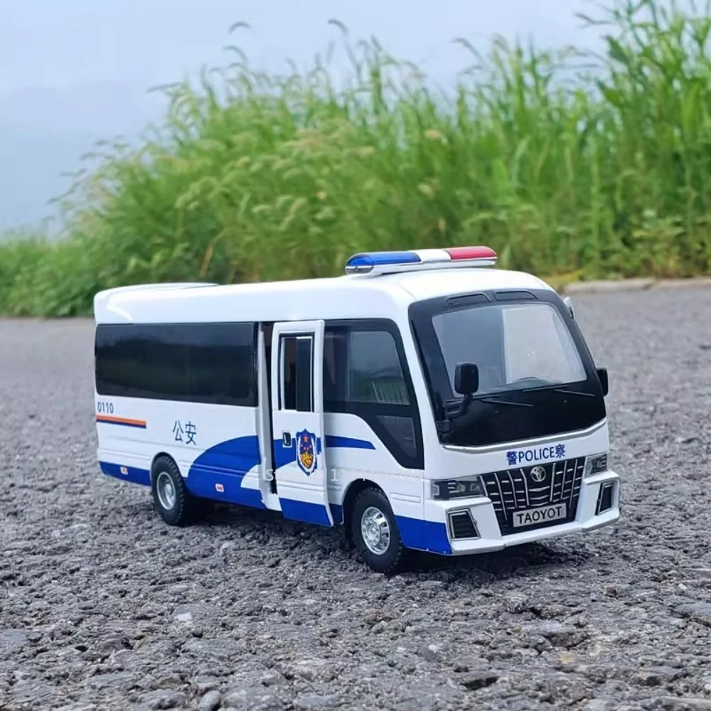 1:32 Bilancia Sottobicchiere Modello di Auto Della Polizia Giocattolo In Lega Pressofuso Suono Luce Tirare Indietro Porte Aperti Modelli di Bus Hobby Ornamenti Regali