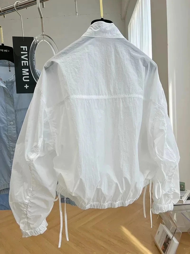 女性のジャケットトップ春秋薄い日焼け止めルーズ野球コートスタンドカラーデザイントレンチコートトップ新しいウインドブレーカー