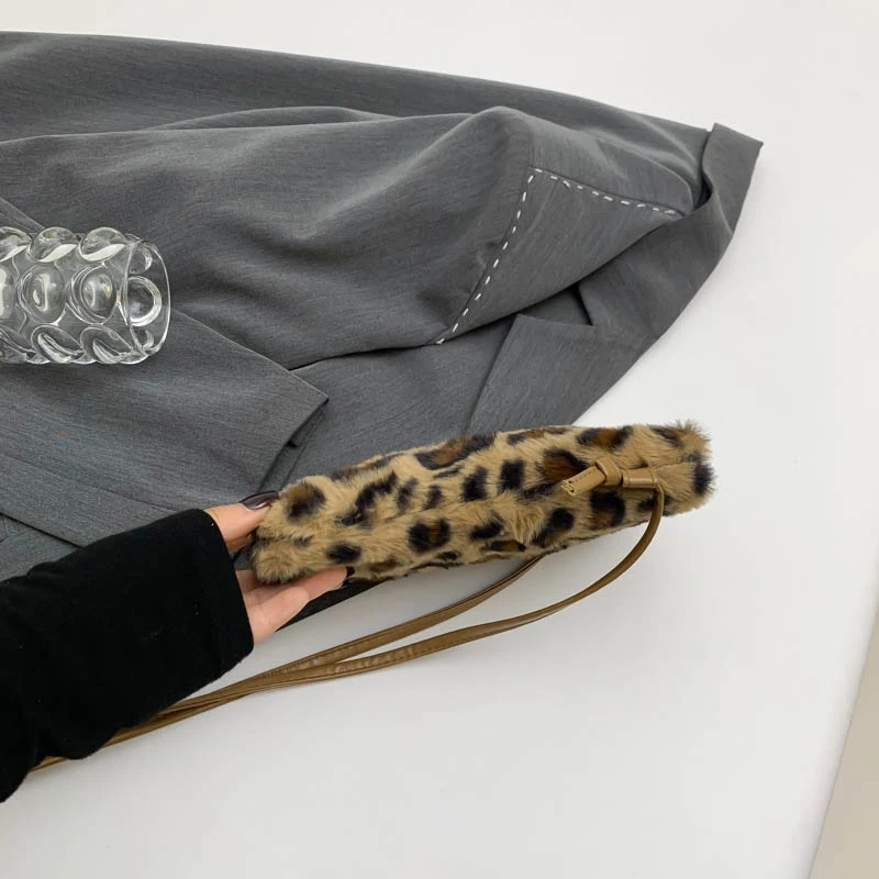 Mode Frauen Kuh Druck Mini Schulter Taschen Weibliche Winter Plüsch Unterarm Taschen Leopard Zebra Muster Flauschigen Tragetaschen Kleine Geldbörsen – Detail 32
