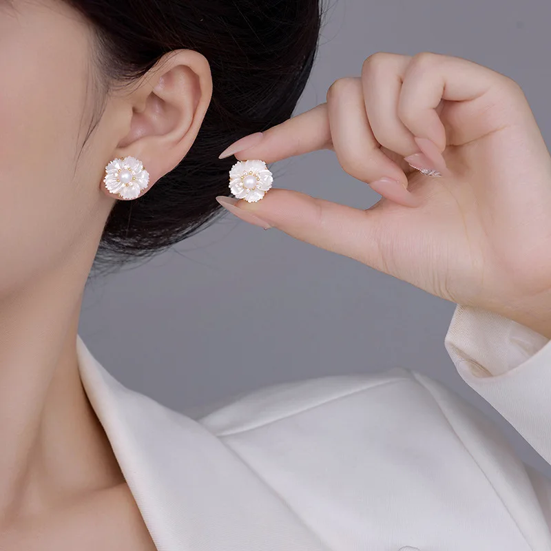 Elegant Pearl Petal Earrings Gold Wire Charm With Carved Shell Look Statement Earrings Gifts For Women Wedding Daily Outfits