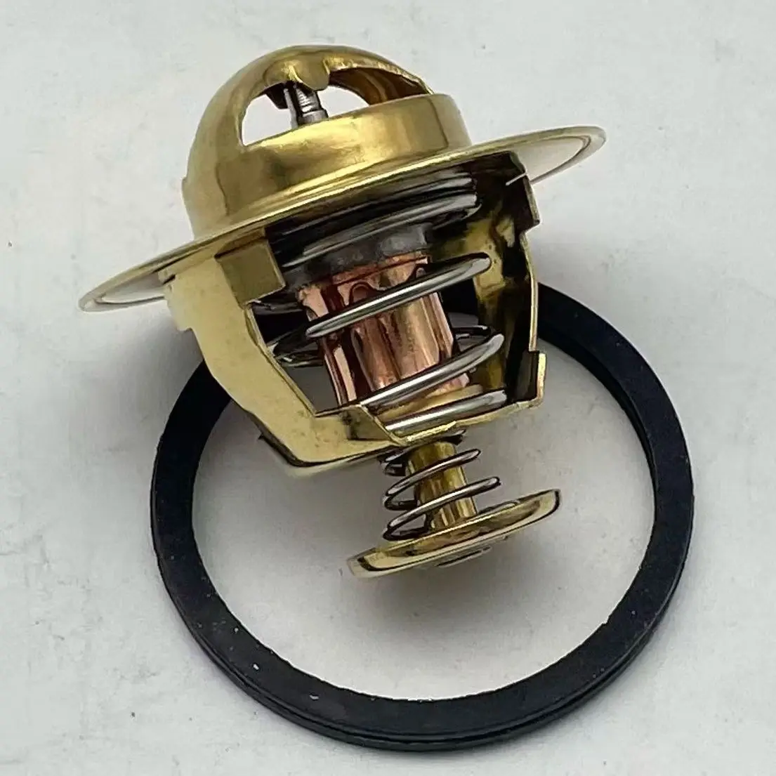 600-421-6120 82℃ Thermostat For Komatsu 4D95L 3D95S 6D95 PC200-5 PC220-5 Engine Temperature Control 6004216110