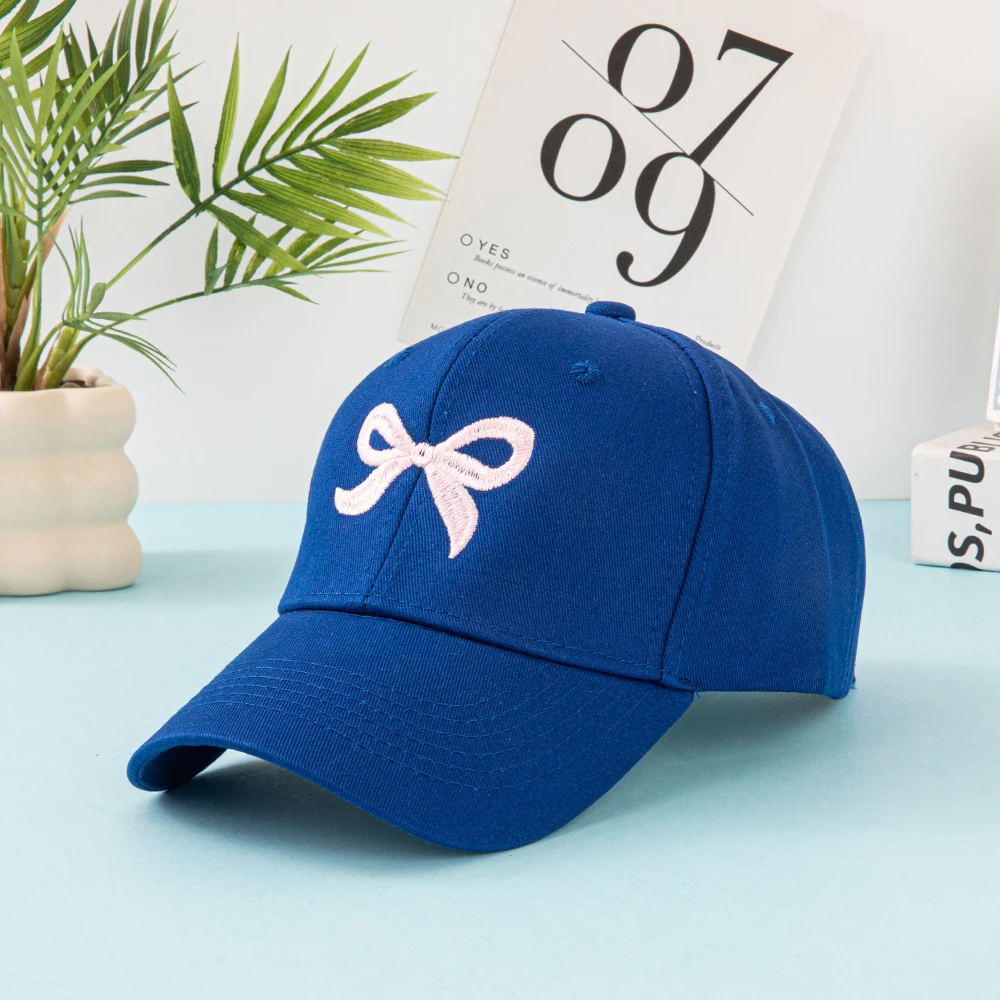 Modische Baseballkappe mit gesticktem Schleifenmuster, Sonnenschutz-Freizeit-Baseballkappe, neue trendige und hochwertige Mütze, geeignet für Damen. – Detail 5