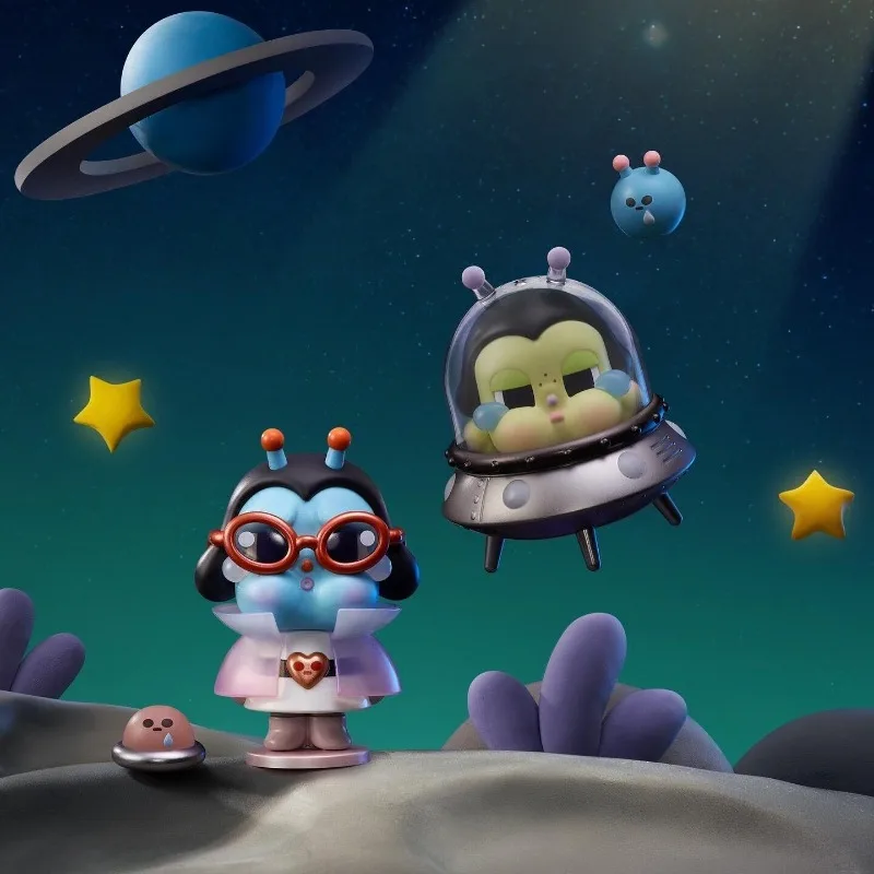 تماثيل صندوق أعمى من سلسلة POPMART CRYBABY's The Wandering Moon مع موضوع مساحة ألعاب عيد الميلاد المفاجئة ذات الطابع الفضائي