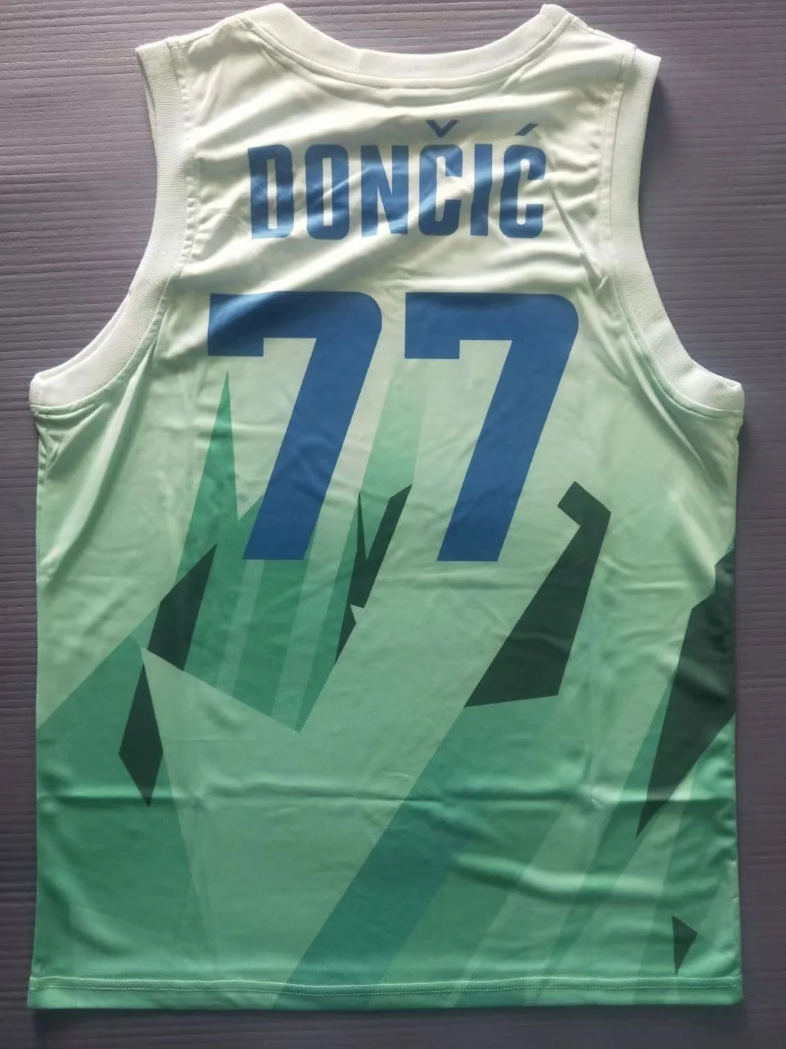 2019 Słowacja 77 Doncic koszulki Koszulka sportowa Nowe koszulki sportowe Hot