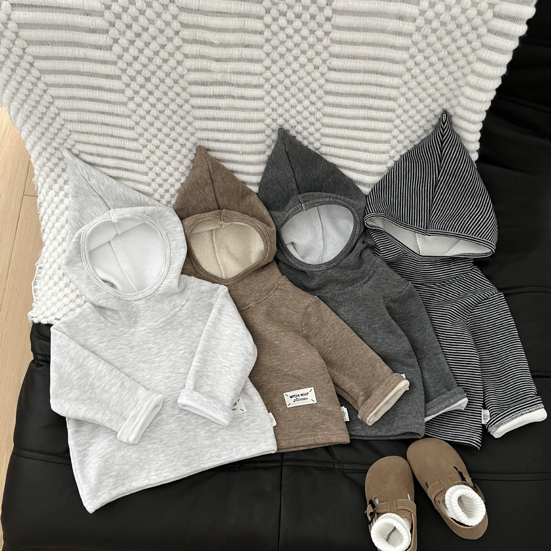 

2025 Winter New Baby Casual Striped Sweatshirt Solid Boys Girls Hoodie Infant Fleece Hooded Tops Toddler Warm Sweatshirt