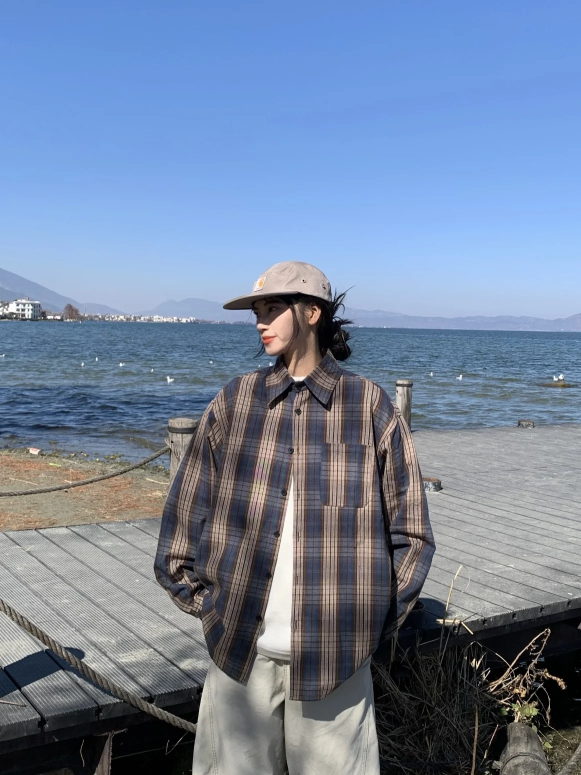 

Рубашка в клетку в американском ретро-стиле с длинными рукавами, свободного кроя, унисекс, в студенческом стиле, универсальная, из дышащего хлопка, модный весенний топ