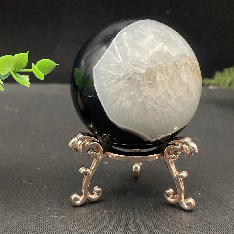 

Черно-белый агатовый шар Тай Чи