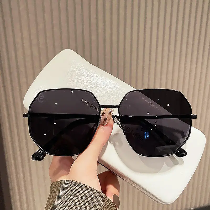 New Stylish Hexagon Sunglasses Women Men Metal Frame Cutting Lens Vintage Polygon Sunglass for Ladies Party Travel Eyeglasses