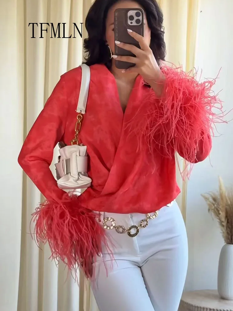 2026 Herbst Süße Feder Langarm-Blusen für Damen – Modische Freizeit-V-Ausschnitt High-Street-Tops, Vintage Lockere Einfarbige Hemden
