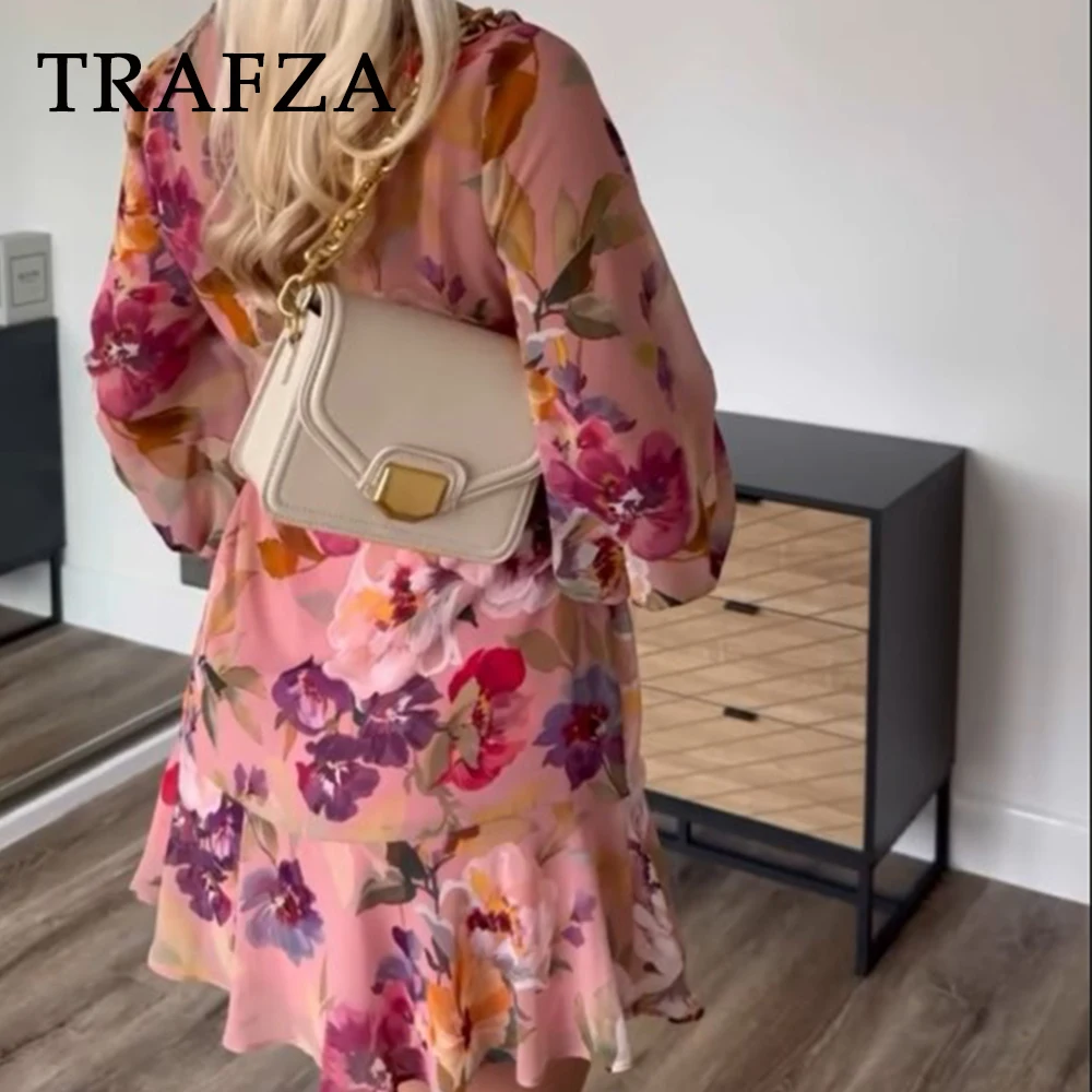 TRAFZA Gaun Wanita Gambar Bunga Chic Gaun Mini Bertingkat Kerah V 2025 Mode Ikat Pinggang Kancing Berlipat Wanita Musim Semi Vestido