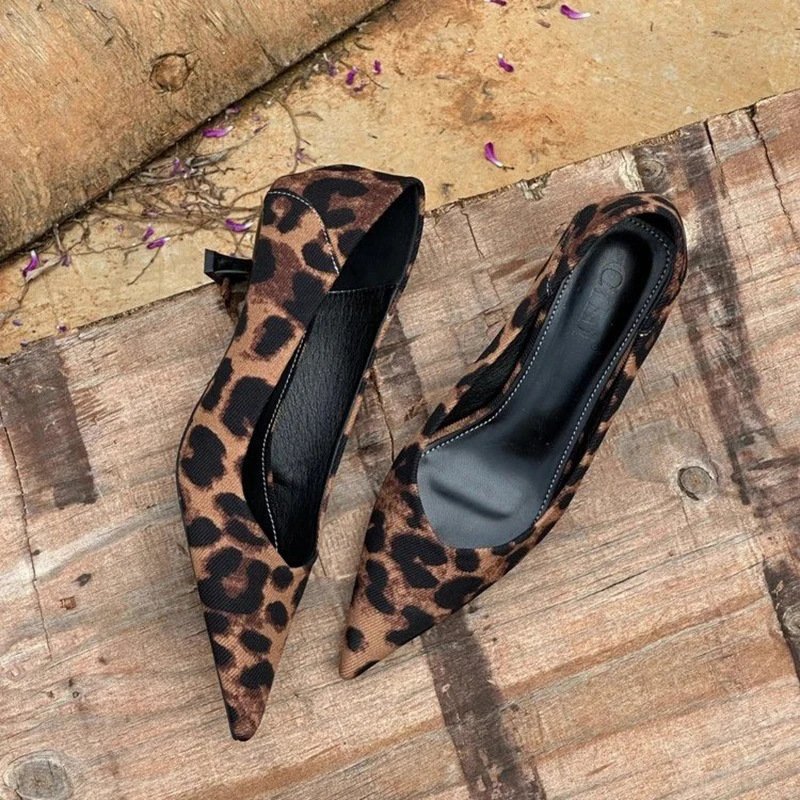 2025 Spring Vintage Women Leopard Pumps Shoes Fashion Pointed Toe Slip On Shoes Concise Office Lady Shoes