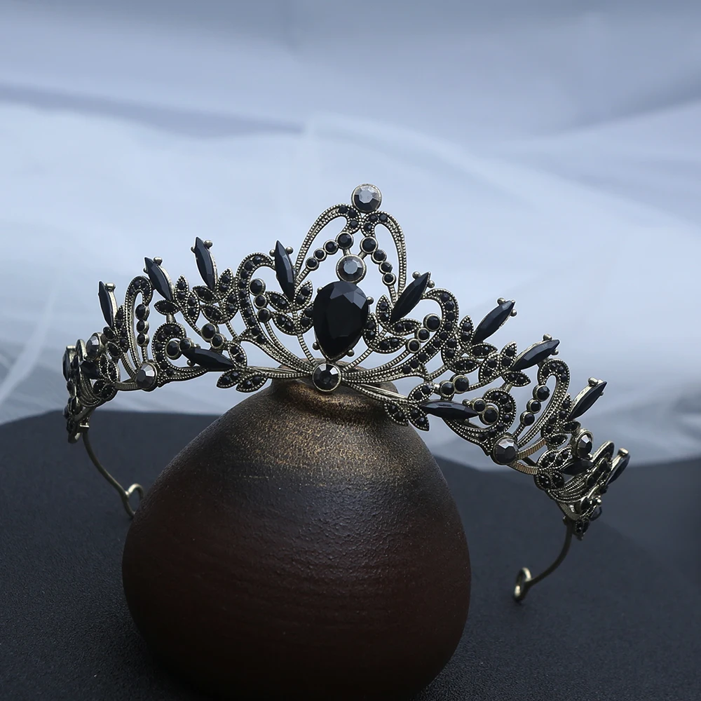 

1pc Gothic Vintage Black Crystal Tiara Intricate Filigree Design Dark Elegant Style Perfect Weddings Cosplay Mystical Occasions