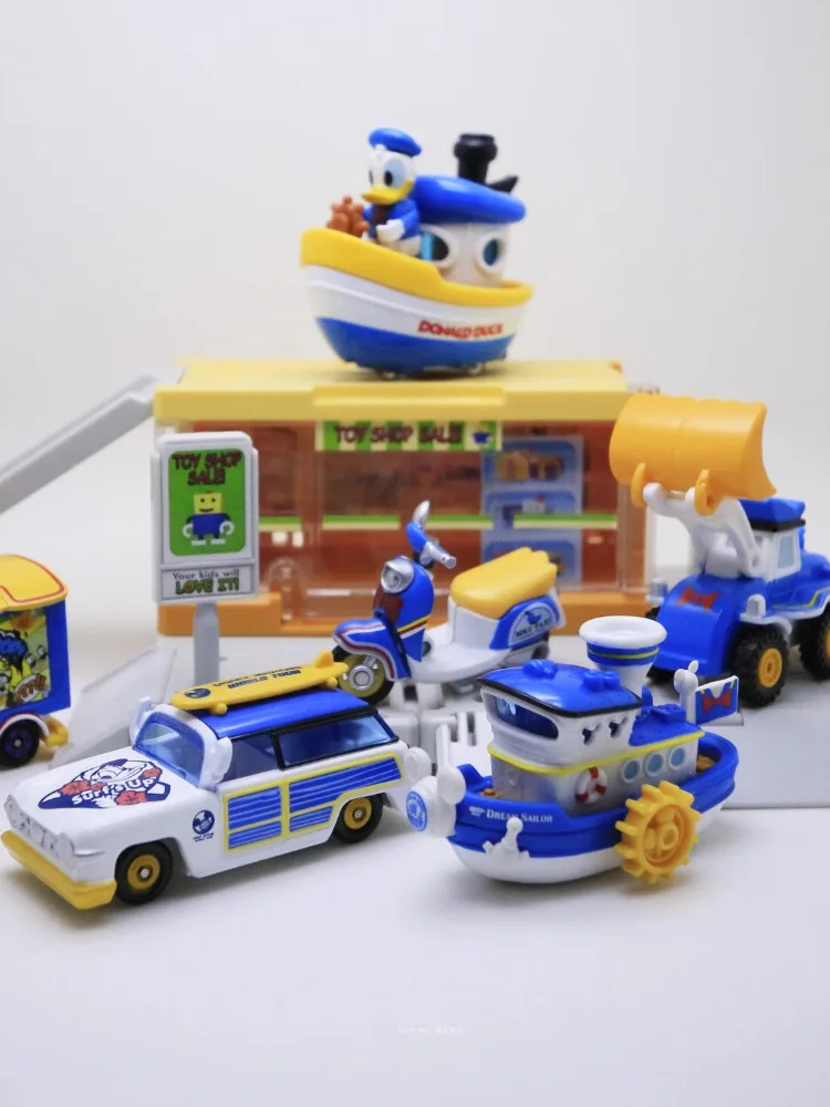 TAKARA TOMY TOMICA Disney cartoon car Donald Duck Motorcycle Sailor car Round Dozer to move the boat collection Funny Kids Toys