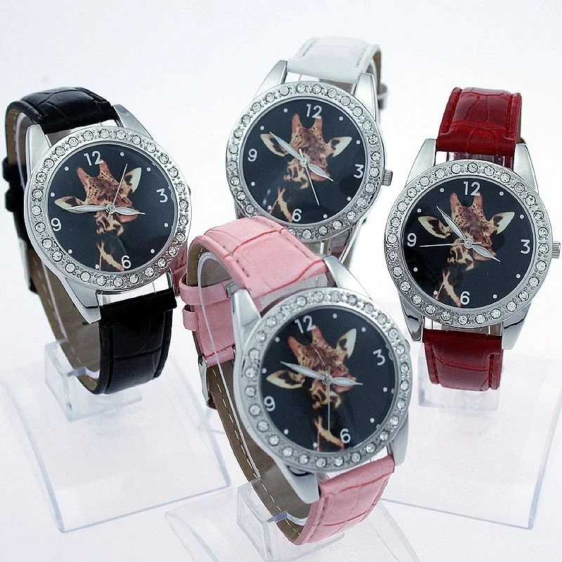 Giraffe Animal round Crystal Watch in Leather for Students Unique Gift