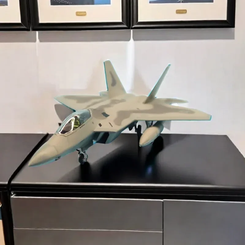 2024 New Hot Sale Diecast 1/100 Scale American F22 Raptor Stealth Fighter Alloy Model Simulation Ornaments Collection  Toys Gift