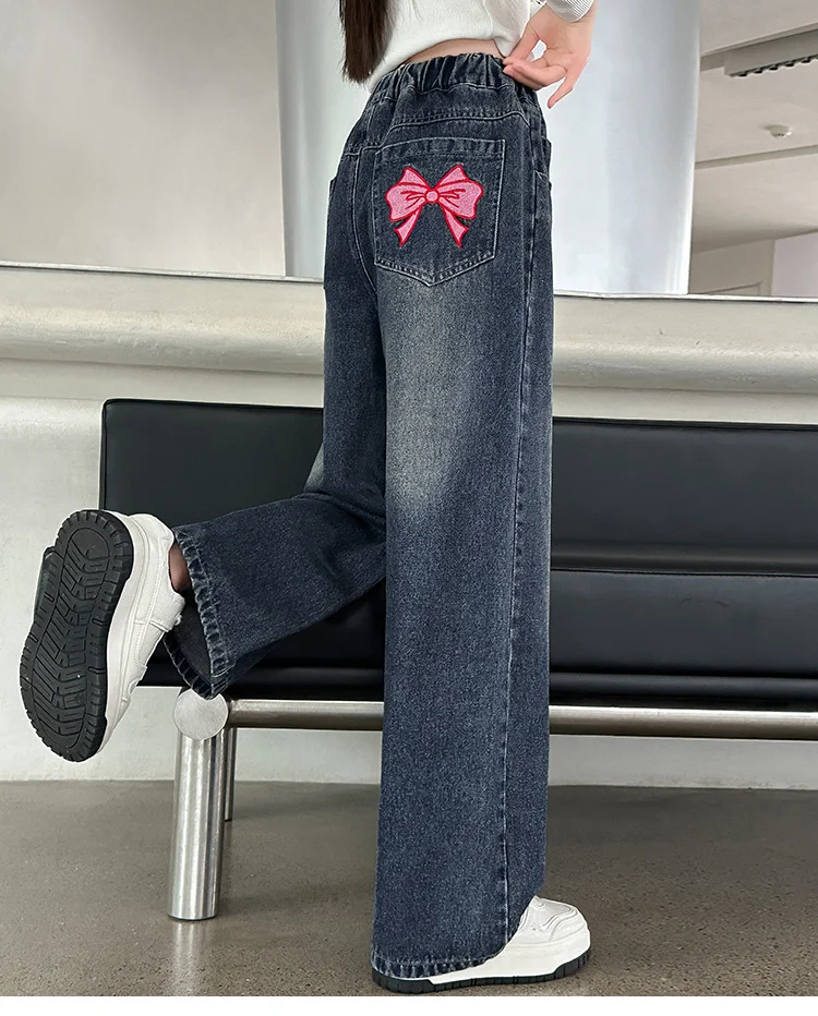 Schmal geschnittene Schulmädchen-Jeans mit Schleifen an den Gesäßtaschen, Kinder-Frühlings-Vintage-Denim-Hose mit Schleife, lässige Kinderhose – Detail 6