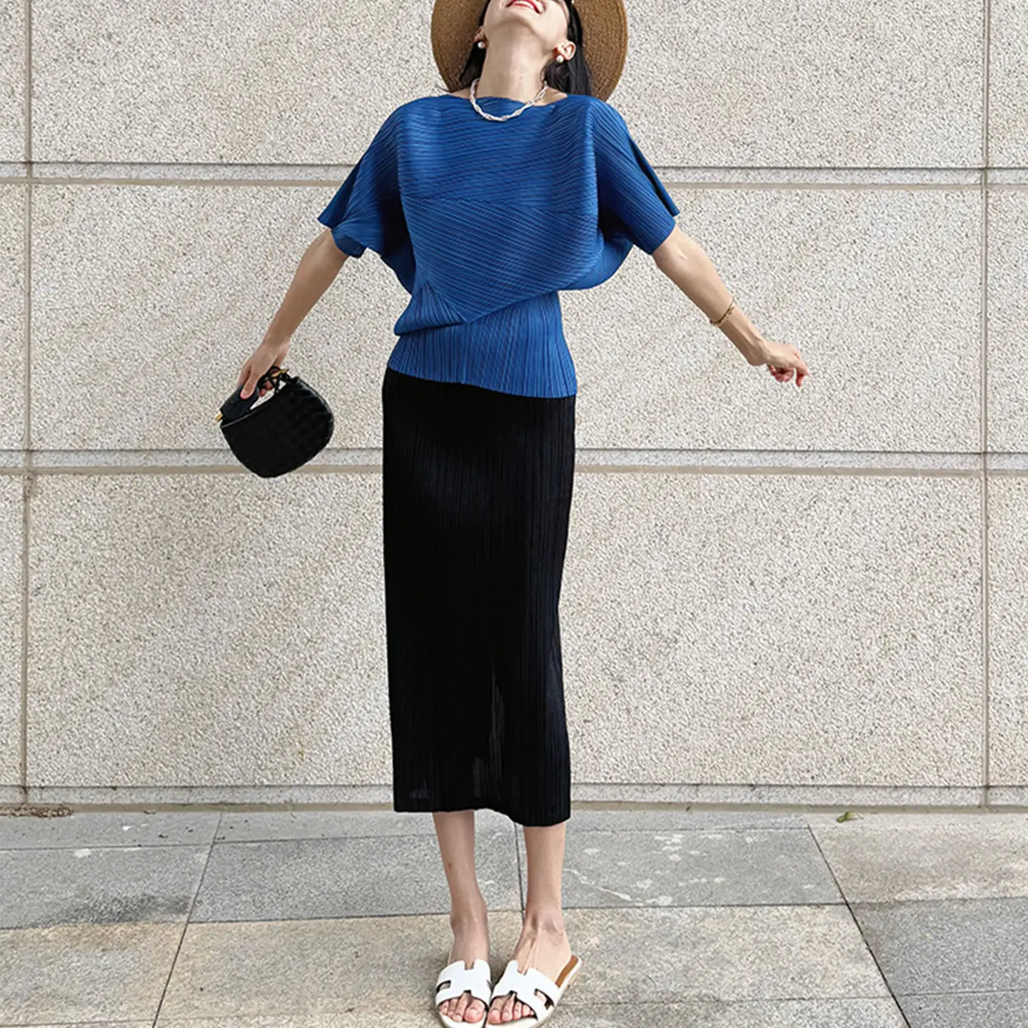 

Miyake Pleated 2025 New Spring Light Mature Simple Fashion Pleated Short-sleeved Blouse Half-body Skirt Suit Two-piece Set