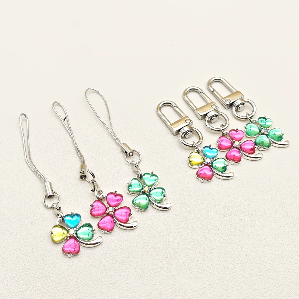 لطيف بلينغ محظوظ أربع أوراق الهاتف Charms قلادة المفاتيح الحال بالنسبة iP 14 Airpods الحلو Y2K الوردي الأخضر Ins كوريا اليابان اكسسوارات